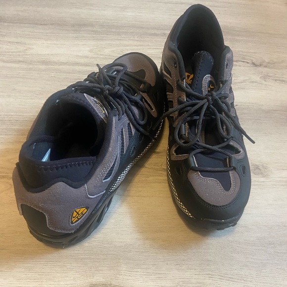 Nike ACG Exploraid  Black and Gray Men's Shoes - Picture 4 of 4